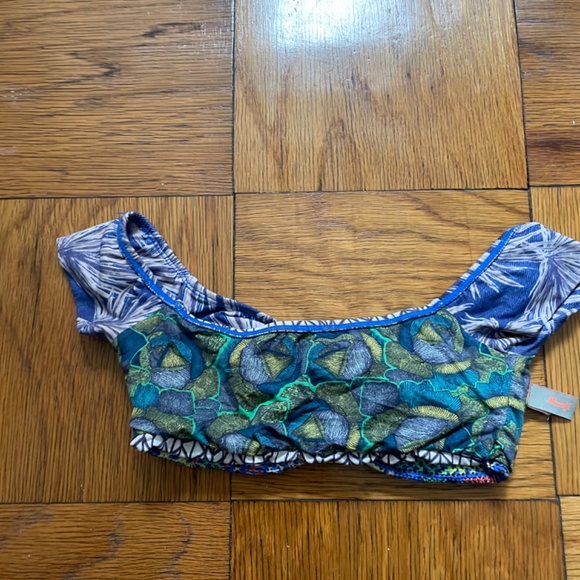 Maaji Reversible Printed Bikini top - Picture 4 of 6